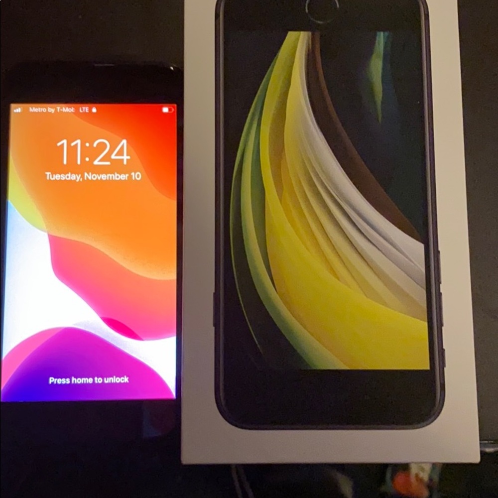 iPhone SE 2020 64GB